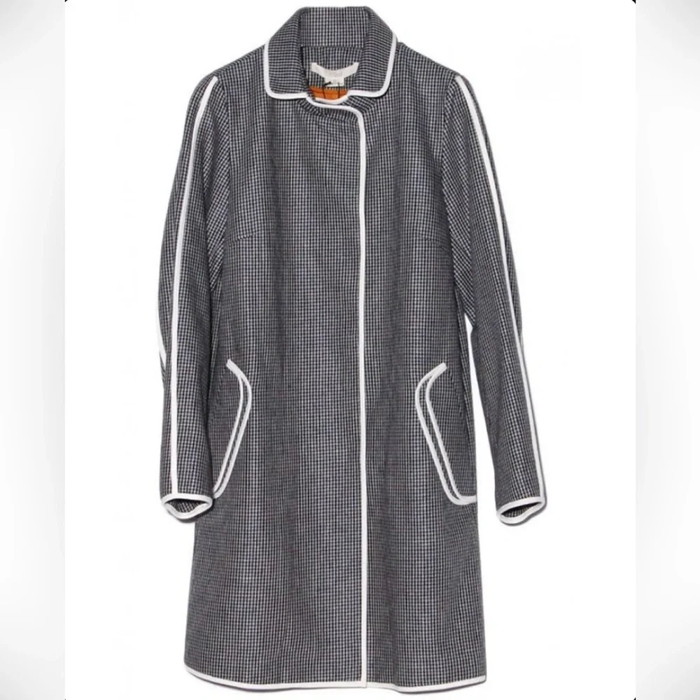 0'2nd Grande Check Classic Coat as seen on Meghan
Markle - Picture 5 of 14